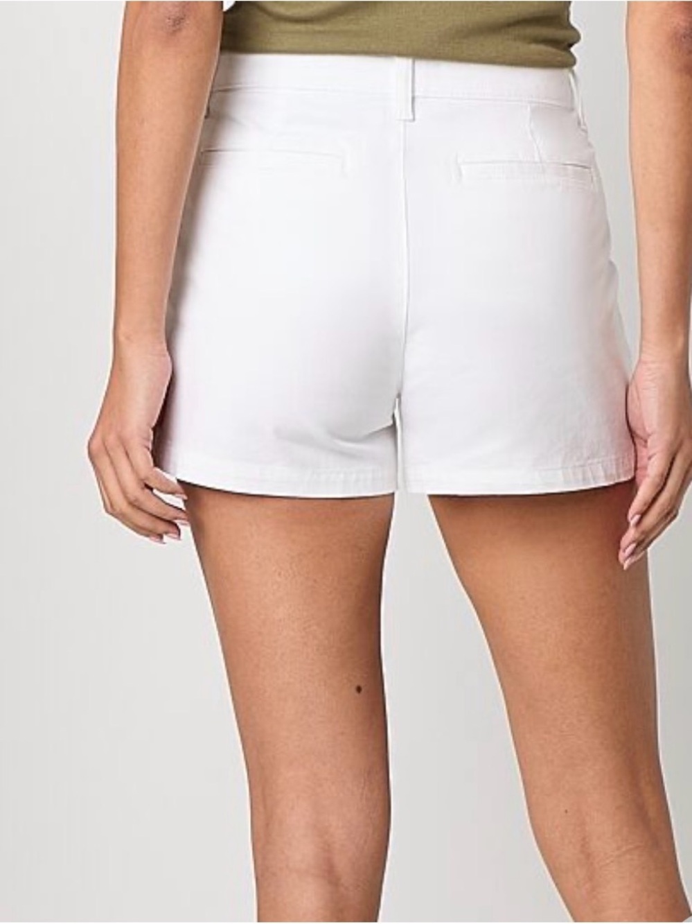 🎃a.n.a   white 3 1/2" Mid Rise Bermuda size 18 - Picture 2 of 7